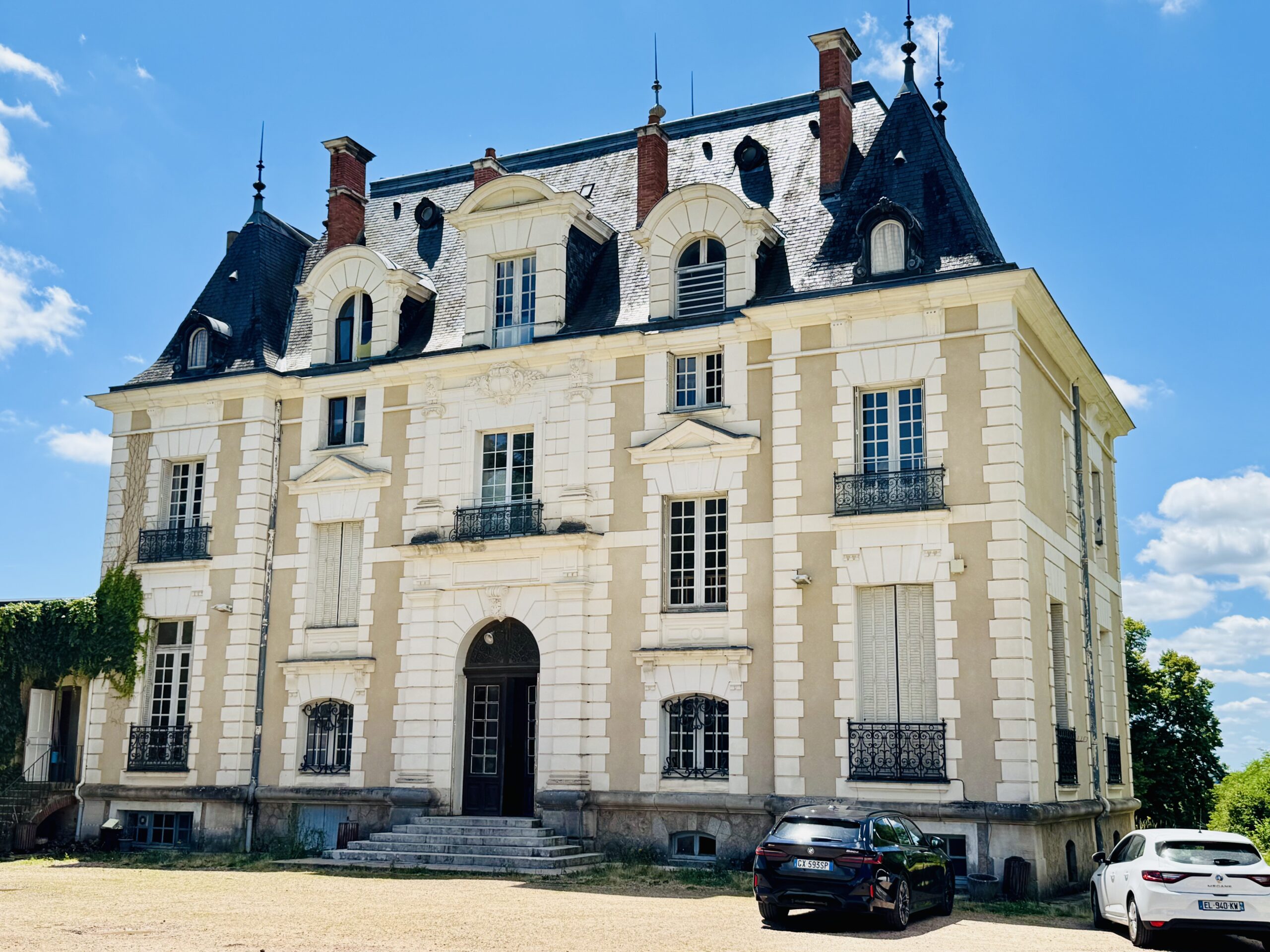 Sold CHATEAU IN BURGUNDY