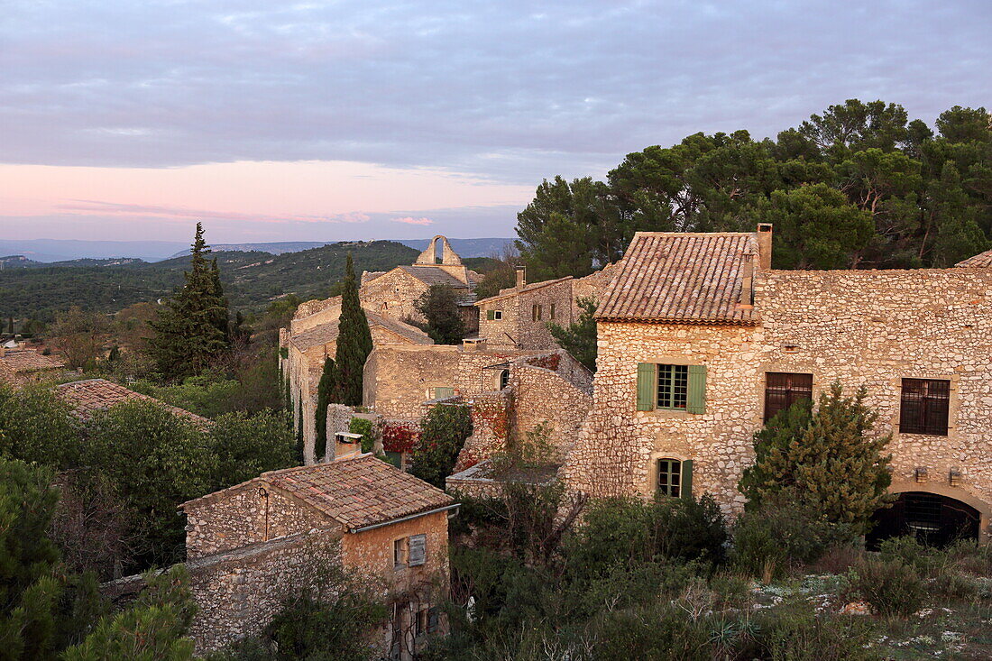 Eygalieres Buyers Agent