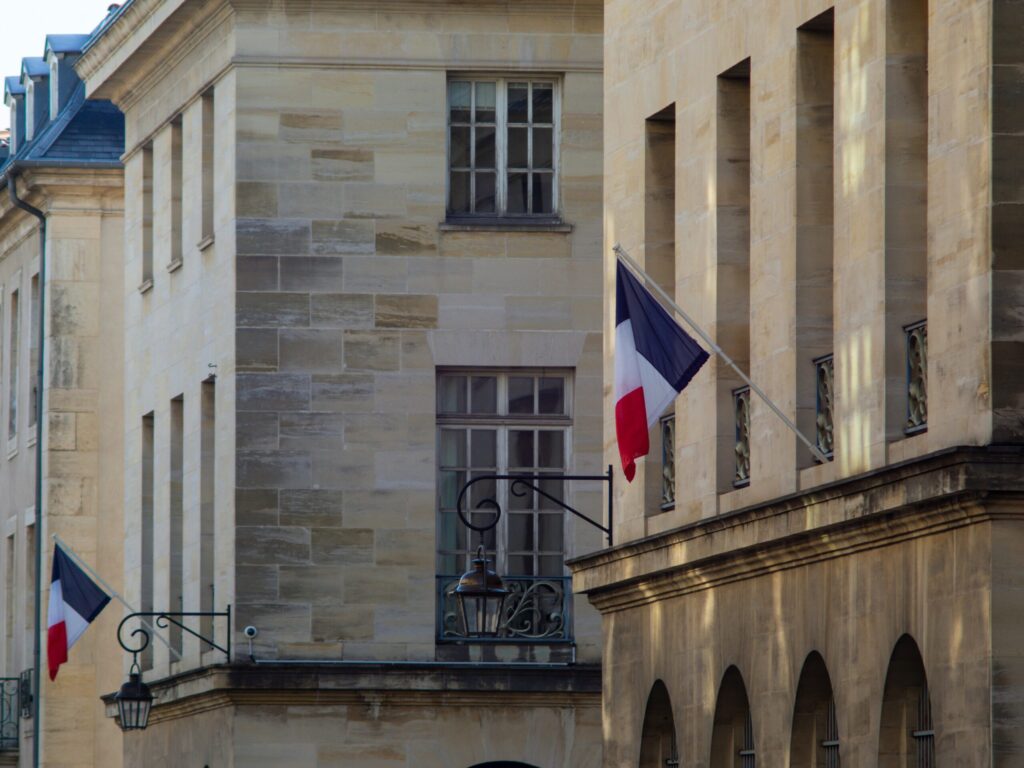 The Difference Between a Buyer's Agent in France and a Selling Agent