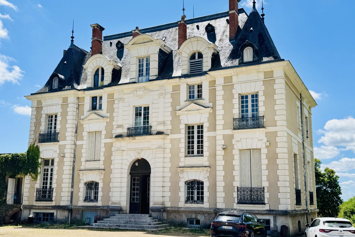 Sold CHATEAU IN BURGUNDY