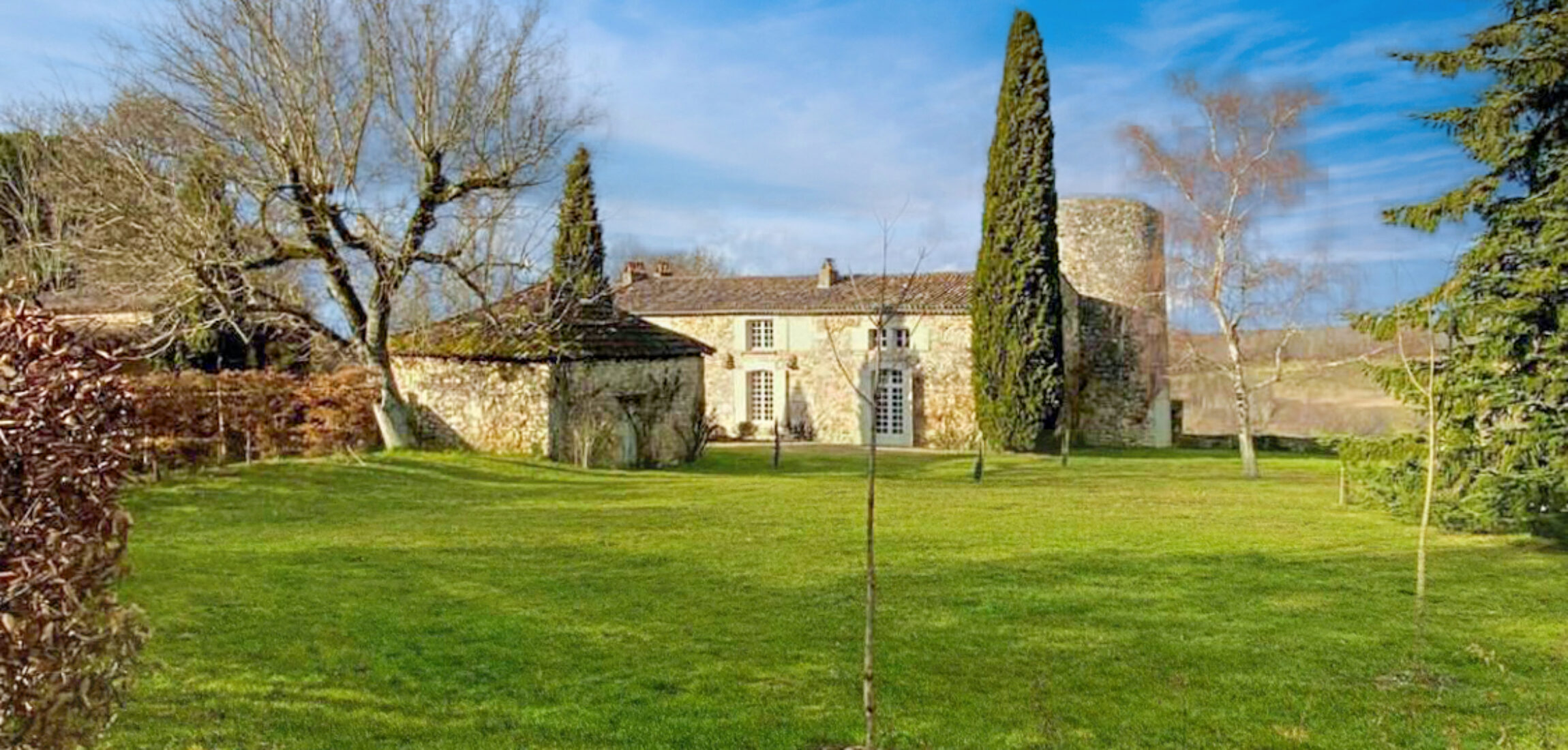 Historic Luxury Estate For Sale in the Bordeaux Countryside in Gironde, South-West France 10