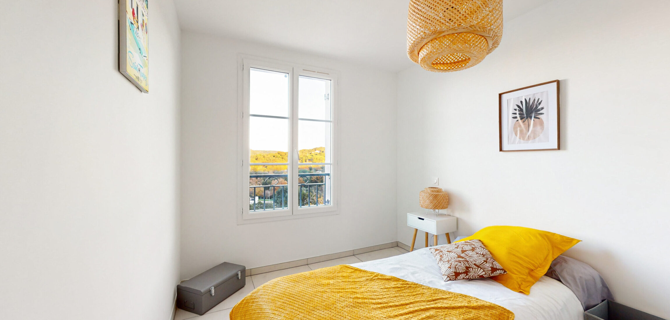 LAGARDEFREINET 04122024 -chambre jaune 2