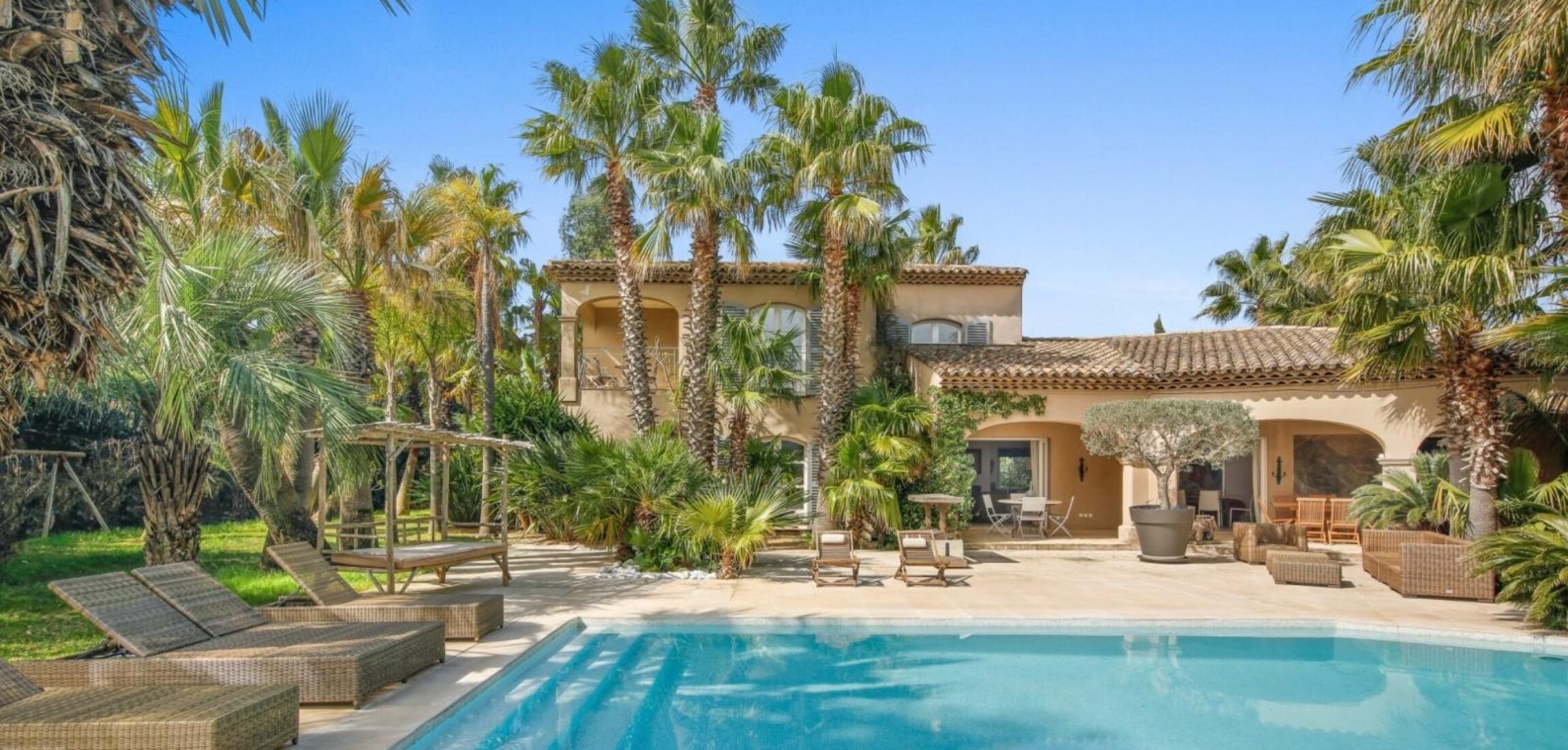 Luxury Villa for Sale Near St Tropez 8