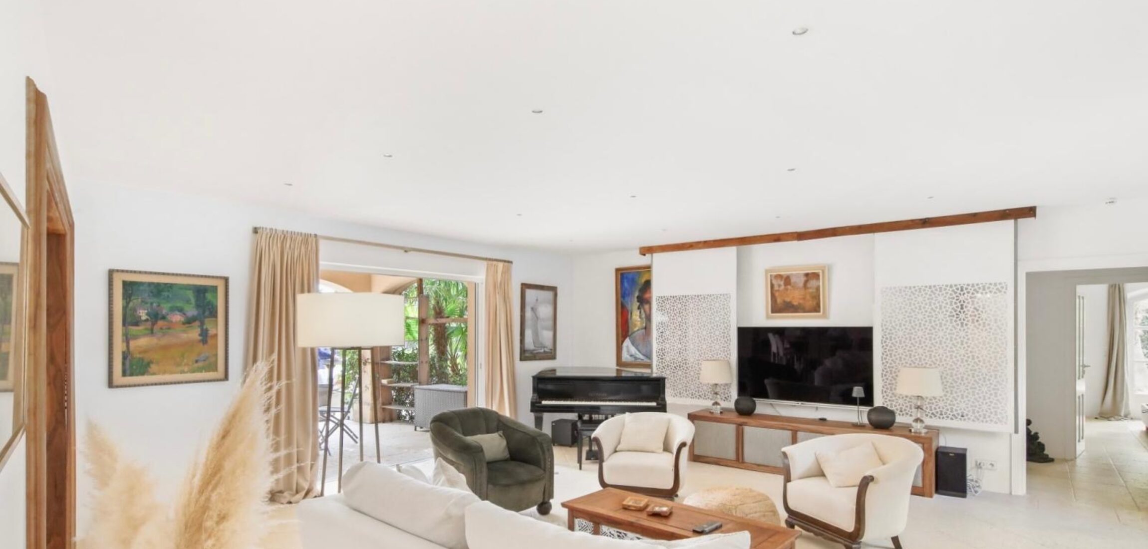 Luxury Villa for Sale Near St Tropez 9