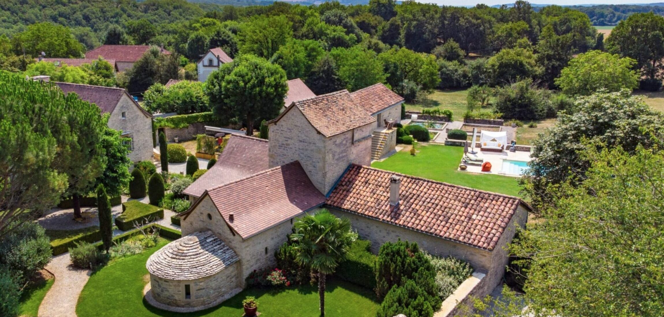 RENOVATED STONE FARM HOUSE FOR SALE IN TARN ET GARONNE IN SOUTH WEST FRANCE